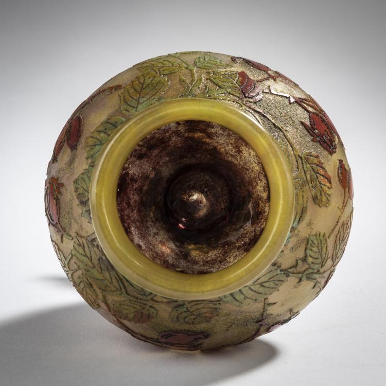 Bild 4 zu Objekt, Fu&szlig;vase 'Baies d'aub&eacute;pines', um 1910, Daum Fr&egrave;res, Nancy, 153B 149