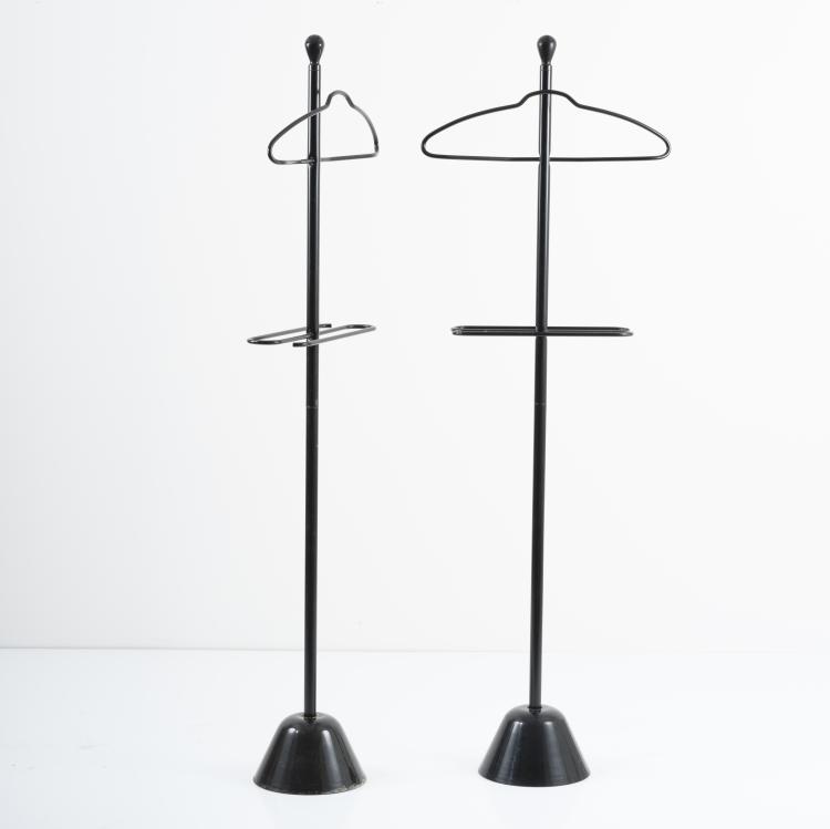 Hauptbild zu Objekt, Two valet stands 'Servonotte', 1987, Achille Castiglioni, Zanotta, Nova Milanese, 155A 236