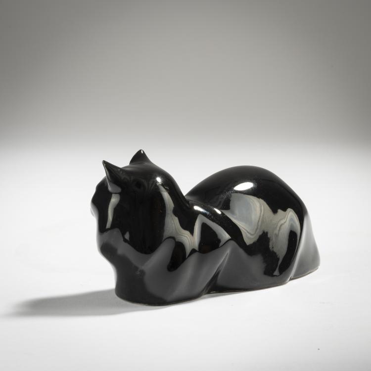 Bild 1 zu Objekt, Small cat, lying about, 1913/14, Eduard Klablena, Langenzersdorfer Keramik, 153C 531