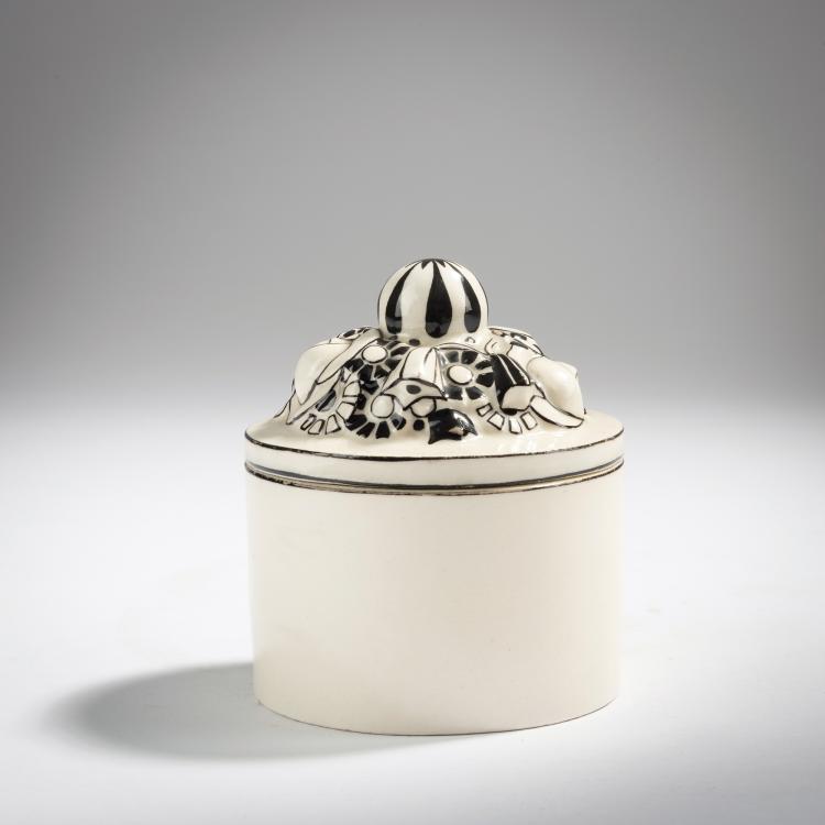 Hauptbild zu Objekt, Box and cover, c. 1907, Michael Powolny, Vereinigte Wiener und Gmundner Keramik, 153C 532