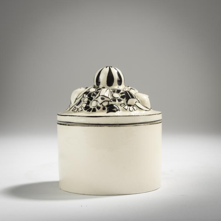 Bild 1 zu Objekt, Box and cover, c. 1907, Michael Powolny, Vereinigte Wiener und Gmundner Keramik, 153C 532