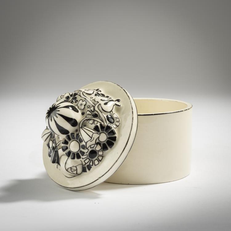 Bild 2 zu Objekt, Box and cover, c. 1907, Michael Powolny, Vereinigte Wiener und Gmundner Keramik, 153C 532
