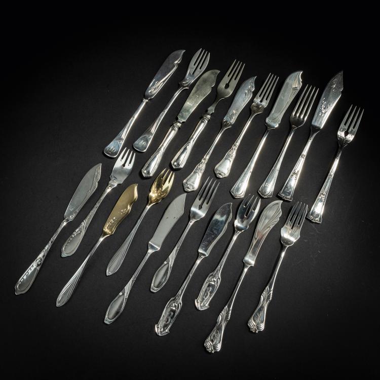 Hauptbild zu Objekt, Ten fish sets, c. 1900-1910, Hans Christiansen,Heinrich Vogeler, Bahner, Franz, D&uuml;sseldorf; Bruckmann & S&ouml;hne, Heilbronn; Koch & Bergfeld, Bremen; Konejung, Hermann, Solingen; Vereinigte Silberwarenfabriken, D&uuml;sseldorf; Wilkens & S&ouml;hne, Bremen; Wurm, Hermann & Franz, Braunschweig (wohl), 153C 686