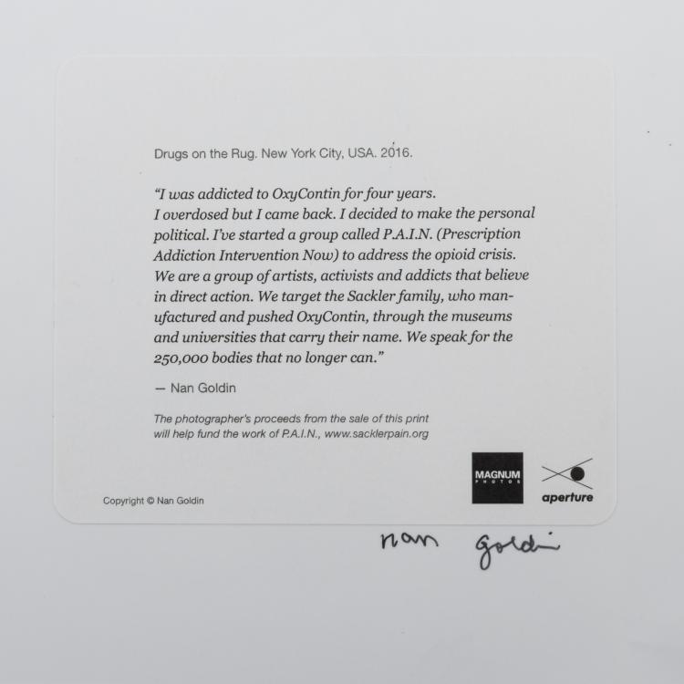 Bild 1 zu Objekt, 'Drugs on the Rug. New York City, USA', 2016 (2018), Nan Goldin, Magnum Photos, 154D 588