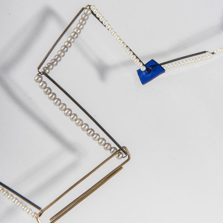 Bild 1 zu Objekt, Halsschmuck 'Blue reflects', 2010, Annamaria Zanella, 154B 288