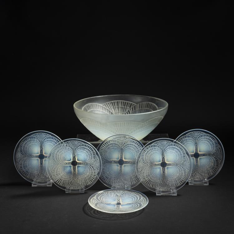 Bild 1 zu Objekt, Set of 'Coquilles' bowl and six plates 'Coquilles N&deg; 5', 1924, Ren&eacute; Lalique, Lalique, Ren&eacute;, Wingen-sur-Moder, 153A 23