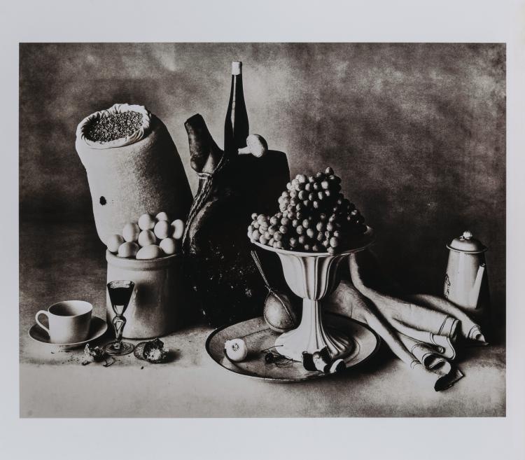 Hauptbild zu Objekt, 'Still life', 1947 (print after 2000), Irving Penn, Ed. Cond&eacute; Nast, 154D 600