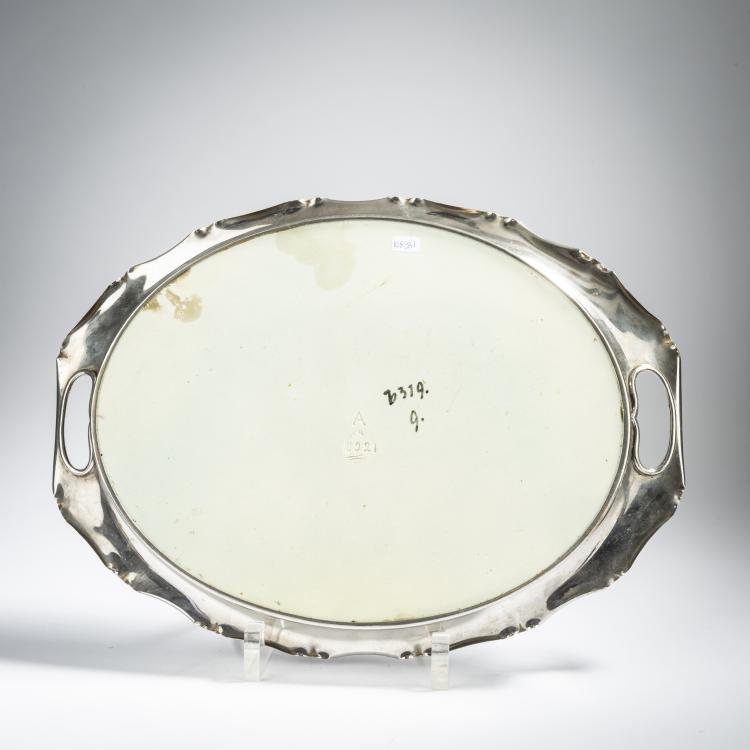 Bild 2 zu Objekt, 'Female profile' tray, c. 1900, Carl Sigmund Luber, Schwarz, J. von, N&uuml;rnberg, 153C 579