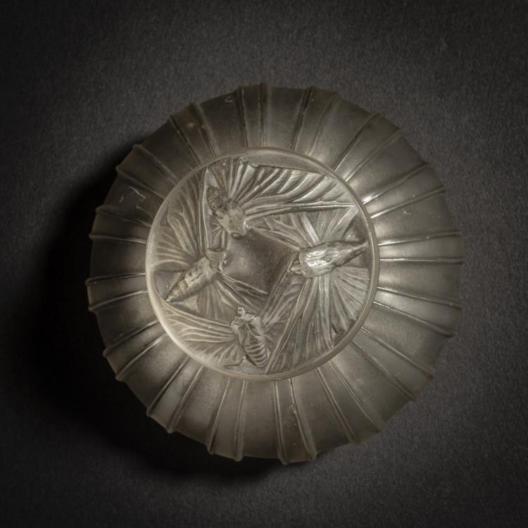 Bild 2 zu Objekt, Flakon 'A C&ocirc;tes, Bouchon Papillons', 1911, Ren&eacute; Lalique, Lalique, Ren&eacute;, Combs-la-Ville, 153A 1
