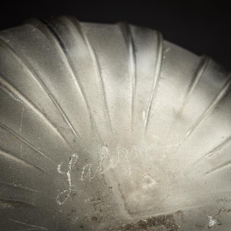 Bild 3 zu Objekt, Flakon 'A C&ocirc;tes, Bouchon Papillons', 1911, Ren&eacute; Lalique, Lalique, Ren&eacute;, Combs-la-Ville, 153A 1