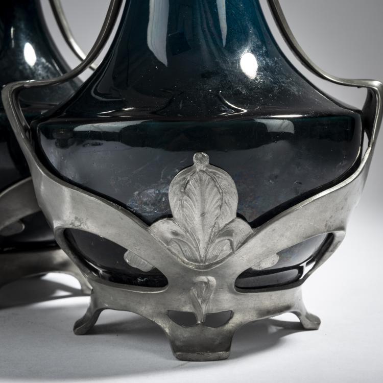 Bild 1 zu Objekt, Set of two mounted vases with handles, c. 1900, Carl Sigmund Luber, Schwarz, J. von, N&uuml;rnberg, 153C 581