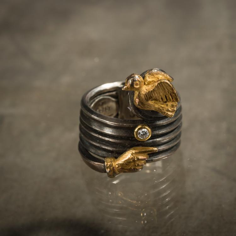 Bild 1 zu Objekt, Fig&uuml;rlicher Ring mit Hand und Taube, 1982, Ebbe Weiss-Weingart, 154B 283