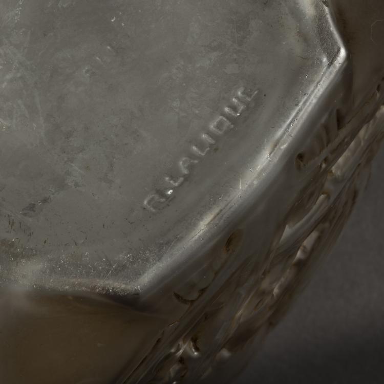 Bild 4 zu Objekt, Vase 'Deux moineaux bavardant', 1920, Ren&eacute; Lalique, Lalique, Ren&eacute;, Combs-la-Ville, 153A 4