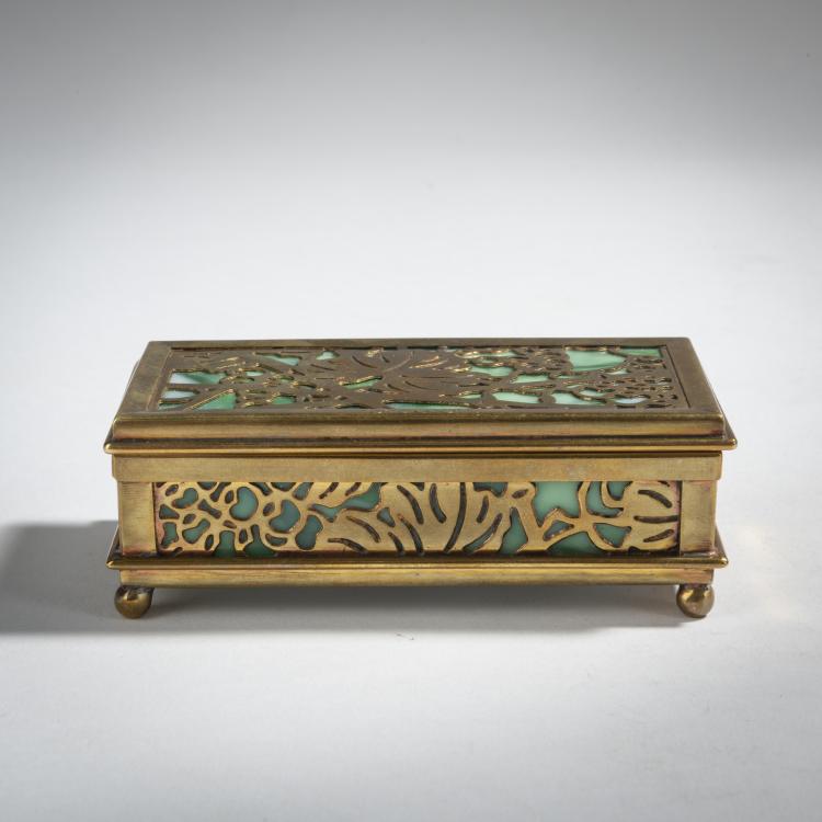 Bild 2 zu Objekt, 'Grapevine' stamp box, c. 1920, Tiffany Studios, New York, 153C 661