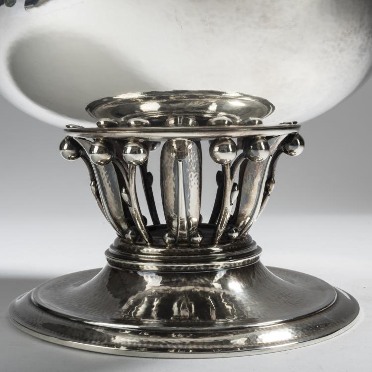 Bild 1 zu Objekt, Gro&szlig;e Aufsatzschale '19' - 'Louvre', 1912, Georg Jensen, Jensen, Georg, Kopenhagen, 153C 715