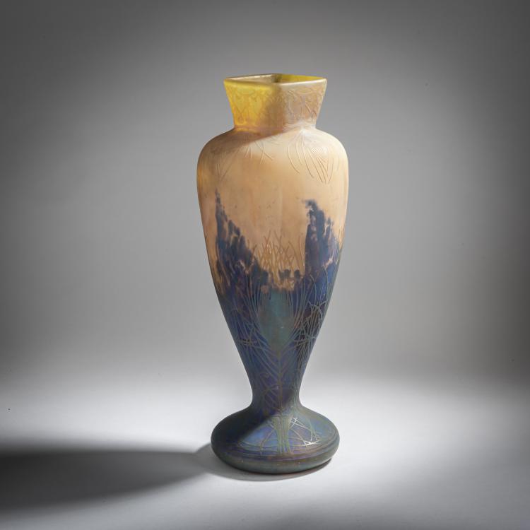 Bild 1 zu Objekt, Gro&szlig;e Vase 'Plumes de pa&ocirc;n', um 1910, Daum Fr&egrave;res, Nancy, 153B 159