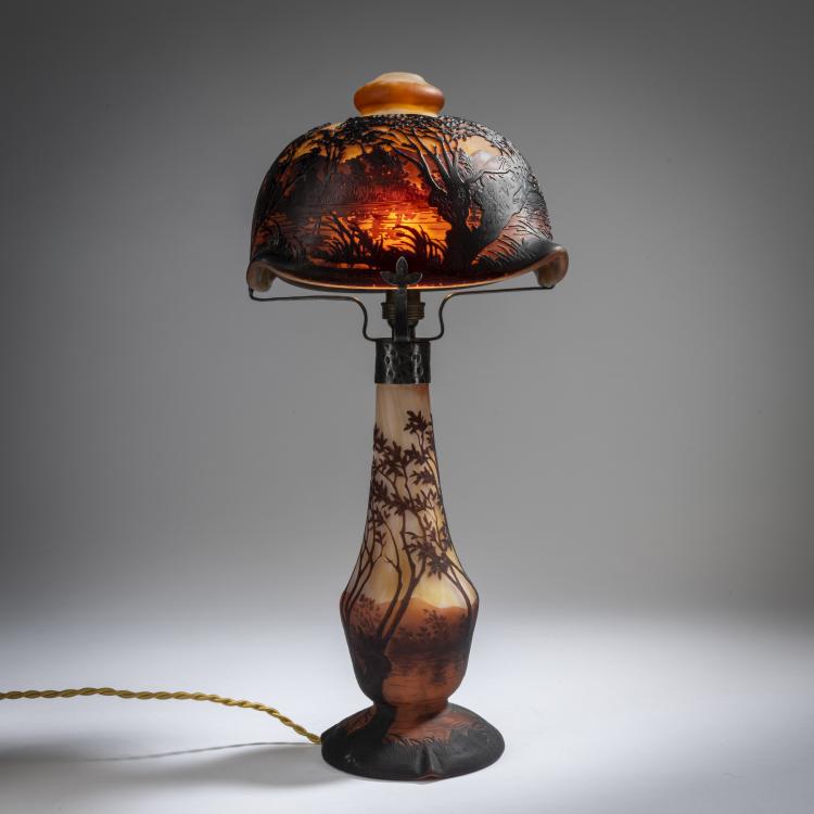 Bild 2 zu Objekt, Tischleuchte 'Paysage &agrave; l'aube', um 1910, Daum Fr&egrave;res, Nancy, 153B 163