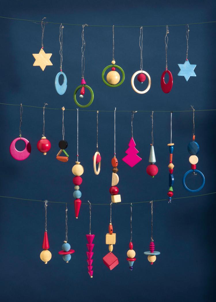 Hauptbild zu Objekt, Christmas tree decorations, c. 1929/30, Bauhaus (Umkreis), 154A 44