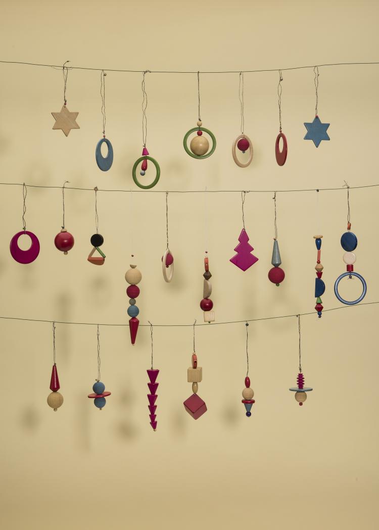 Bild 3 zu Objekt, Christmas tree decorations, c. 1929/30, Bauhaus (Umkreis), 154A 44