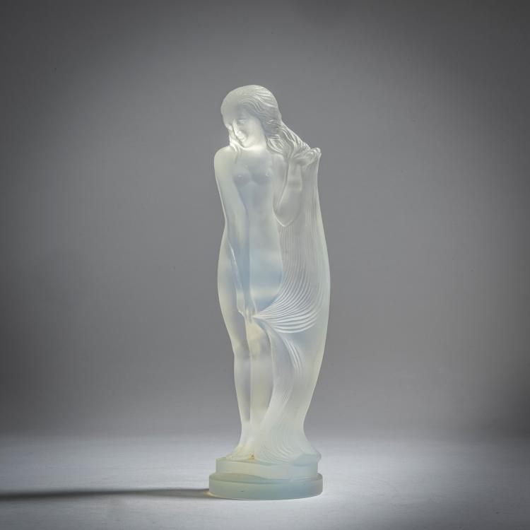 Hauptbild zu Objekt, 'La Baigneuse drap&eacute;e', c. 1930, Lucille S&eacute;vin, Etling, Edmond, Paris, 153B 200