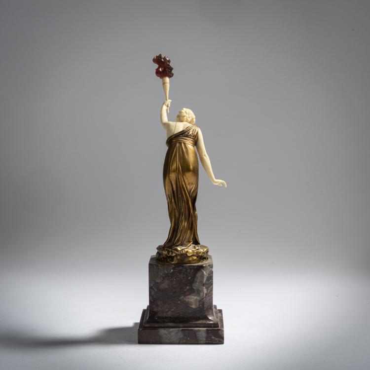 Bild 5 zu Objekt, 'Griechin mit Fackel', um 1920, Ferdinand Preiss, 153C 455