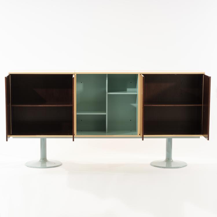 Bild 1 zu Objekt, Sideboard 'LC 20' from the 'Casiers Standard' series, 1935, Pierre Jeanneret,Charlotte Perriand,Le Corbusier Charles-&Eacute;douard Jeanneret-Gris, Cassina, Mailand, 154A 63