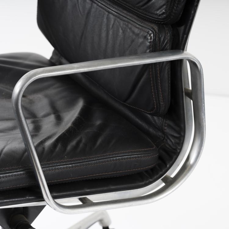 Bild 7 zu Objekt, Two 'Soft Pad Group' desk chairs, 1969, Charles Eames,Ray Eames, ICF Cadsana f&uuml;r Miller, Herman, Zeeland, 155B 542
