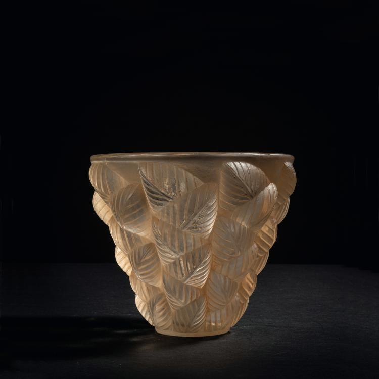 Hauptbild zu Objekt, Vase 'Moissac', 1927, Ren&eacute; Lalique, Lalique, Ren&eacute;, Wingen-sur-Moder, 153A 34