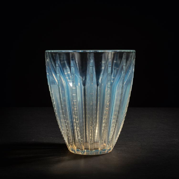 Hauptbild zu Objekt, 'Chamonix' vase, 1933, Ren&eacute; Lalique, Lalique, Ren&eacute;, Wingen-sur-Moder, 153A 51
