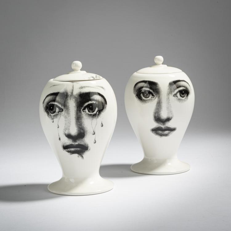 Bild 1 zu Objekt, Zwei Vasen 'Il fumo fa male', 'Buonanotte', nach 2007, Barnaba Fornasetti,Piero Fornasetti, Bitossi, Montelupo, 154A 136