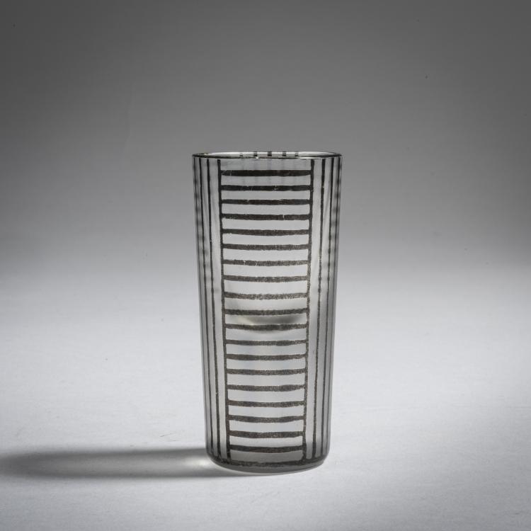 Bild 1 zu Objekt, Lik&ouml;rglas 'Schwarzbronzit Var. B', 1910-11, Josef Hoffmann, Lobmeyr, J. & L., Wien; Wiener Werkst&auml;tte, 153B 352