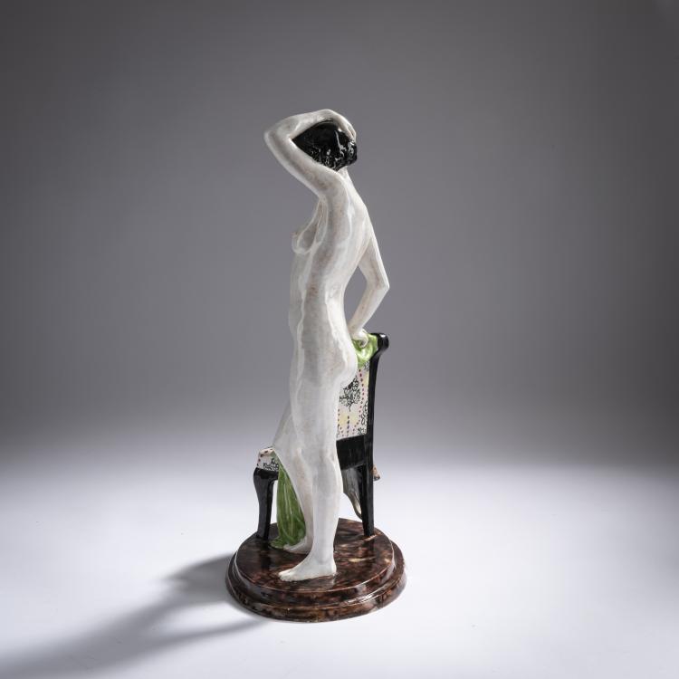 Bild 3 zu Objekt, Female nude, c. 1912, Eduard Klablena, Langenzersdorfer Keramik, 156C 610