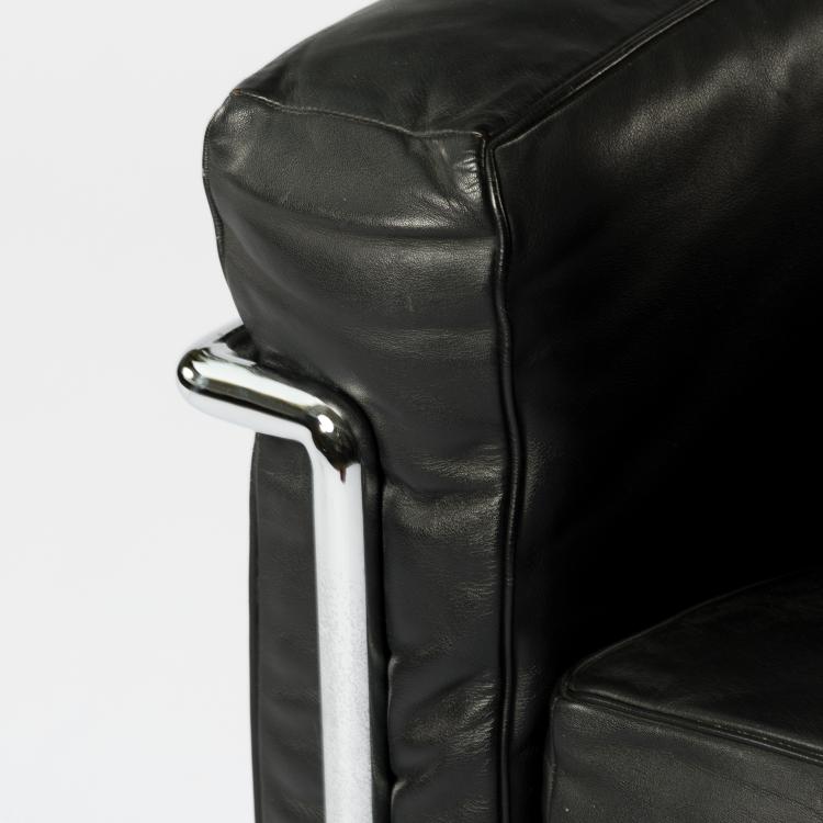 Bild 3 zu Objekt, 'LC 2' easy chair, 1928, Pierre Jeanneret,Charlotte Perriand,Le Corbusier Charles-&Eacute;douard Jeanneret-Gris, Cassina, Mailand, 155B 269