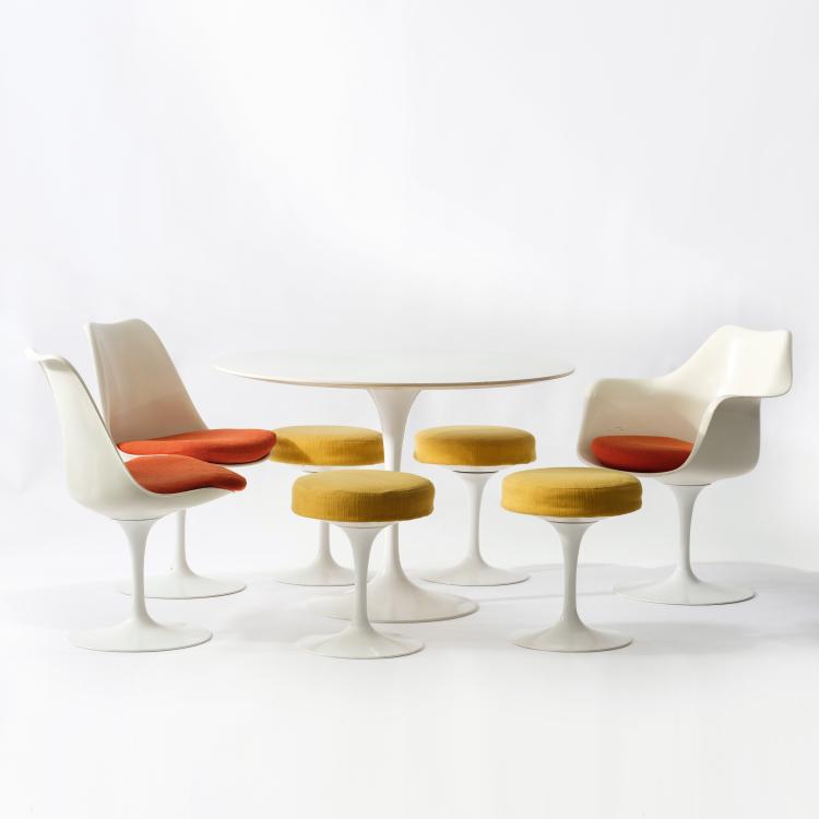 Bild 4 zu Objekt, Dining table 'Tulip' - '173' with three chairs '150', '151', and four stools '152', 1956, Eero Saarinen, Knoll International, New York, 154A 163