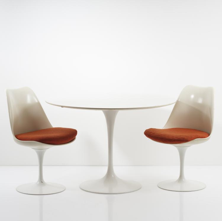 Bild 8 zu Objekt, Dining table 'Tulip' - '173' with three chairs '150', '151', and four stools '152', 1956, Eero Saarinen, Knoll International, New York, 154A 163