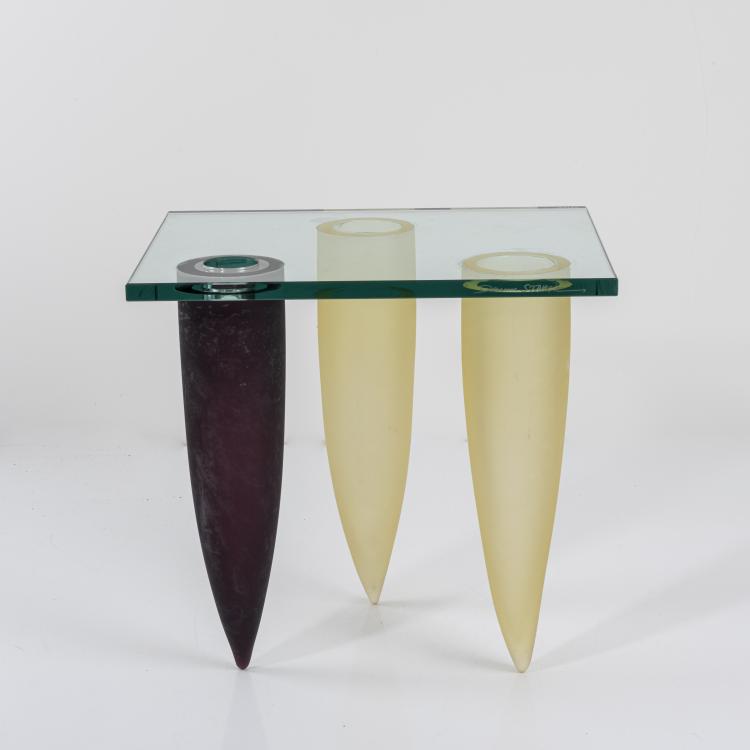 Hauptbild zu Objekt, Coffee table  'Trois &Eacute;tranget&eacute;s sous un Mur', 1988, Philippe Starck, Daum Crystal, Nancy, 154A 149