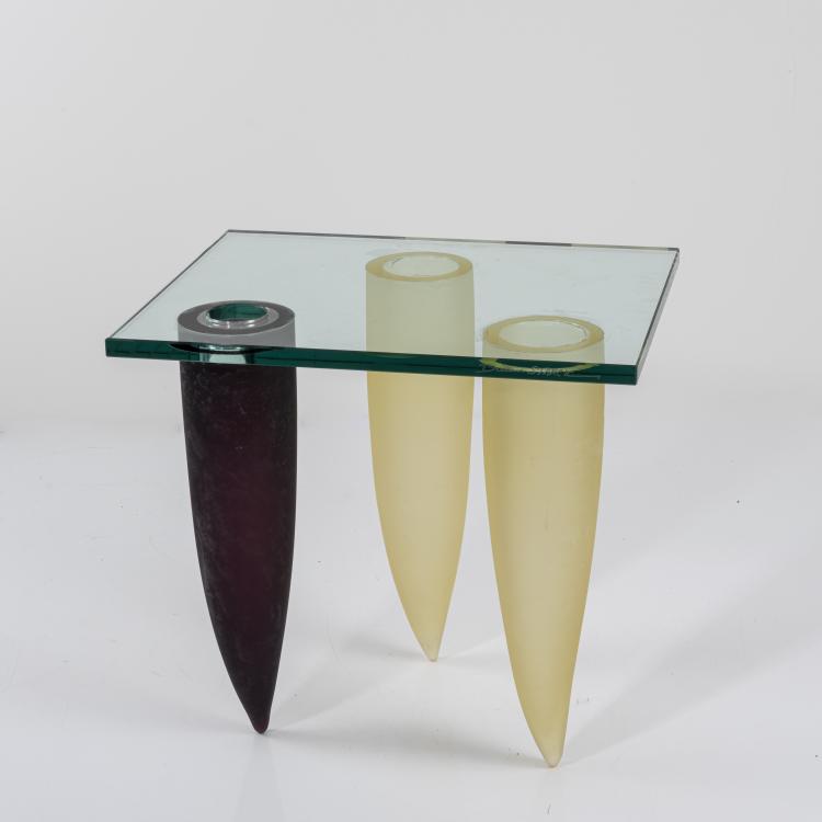 Bild 4 zu Objekt, Coffee table  'Trois &Eacute;tranget&eacute;s sous un Mur', 1988, Philippe Starck, Daum Crystal, Nancy, 154A 149
