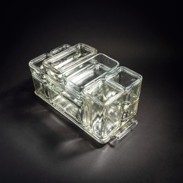 Hauptbild zu Objekt, Kubus-Geschirr mit Tablett, 1938, Wilhelm Wagenfeld, Vereinigte Lausitzer Glaswerke,, 154A 57