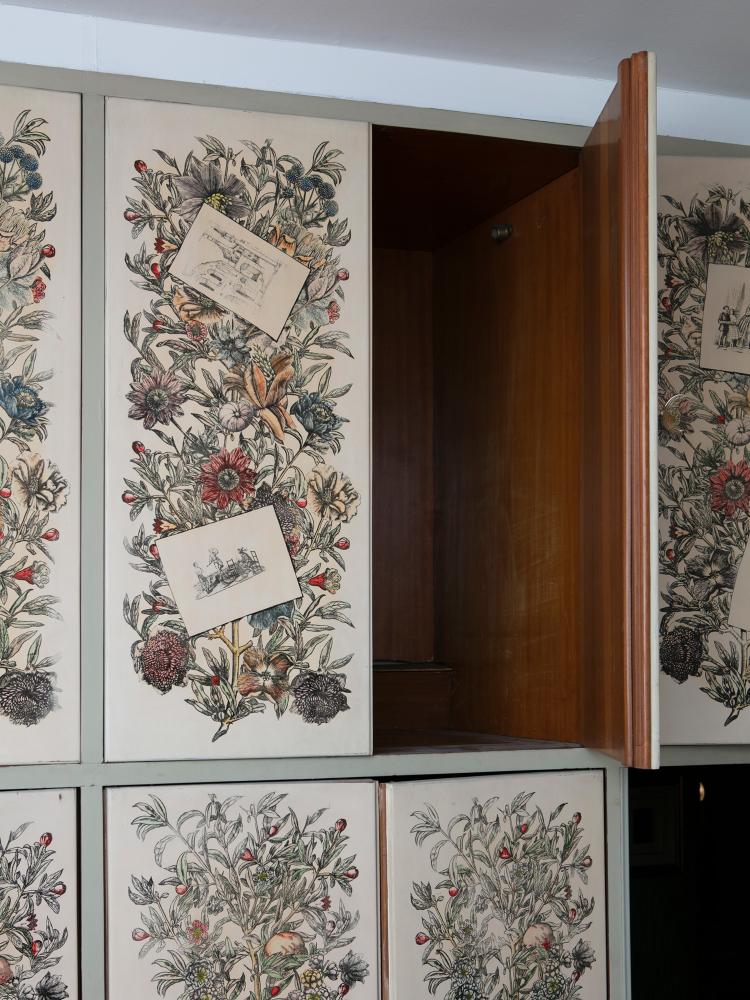 Bild 8 zu Objekt, Unikat Einbau-Kleiderschrank, 1950er Jahre, Piero Fornasetti, Fornasetti, Mailand, 154A 99