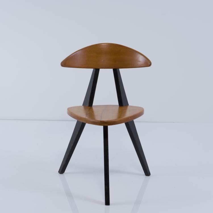 Bild 2 zu Objekt, Three-legged child's chair, 1954, Walter Papst, Wilkhahn, Eimbeckhausen, 155B 434