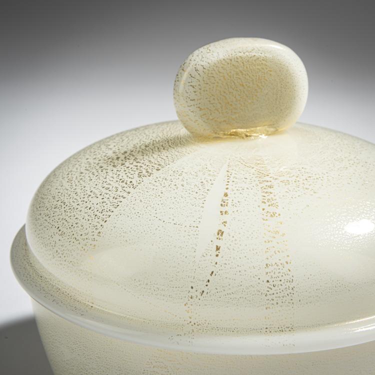 Bild 3 zu Objekt, Deckeldose 'Lattimo', 1934-36, Carlo Scarpa, Venini & C., Murano, 155C 759