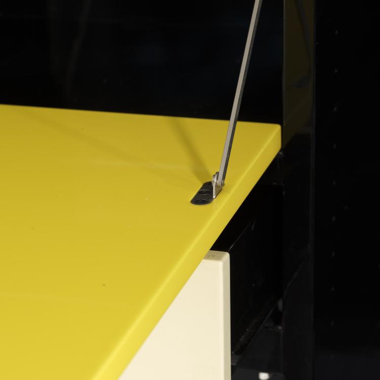 Bild 4 zu Objekt, 'Mondrian' cabinet, 1976, Koni Ochsner, R&ouml;thlisberger Collection, G&uuml;mlingen, 155B 562