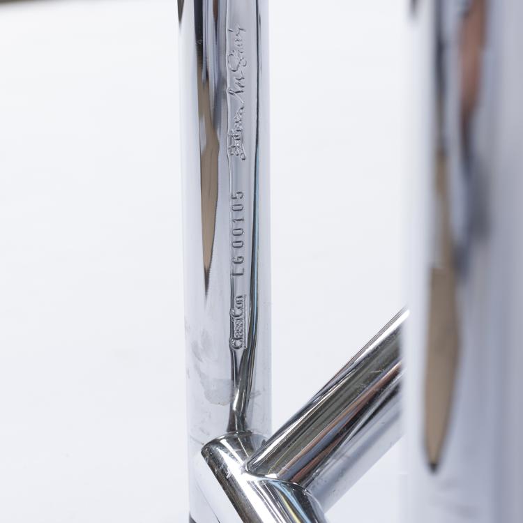 Bild 5 zu Objekt, Tisch 'Double-X', 1928, Eileen Gray, Classicon, M&uuml;nchen, 155B 267