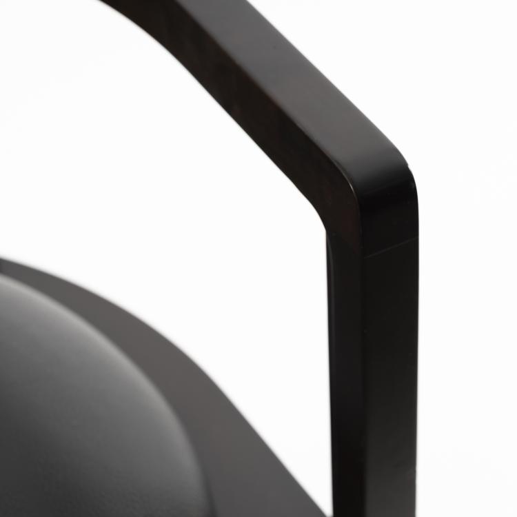 Bild 10 zu Objekt, Armlehnstuhl 'Barrel Chair', 1904/1905, Frank Lloyd Wright, Cassina, Mailand, 155B 252