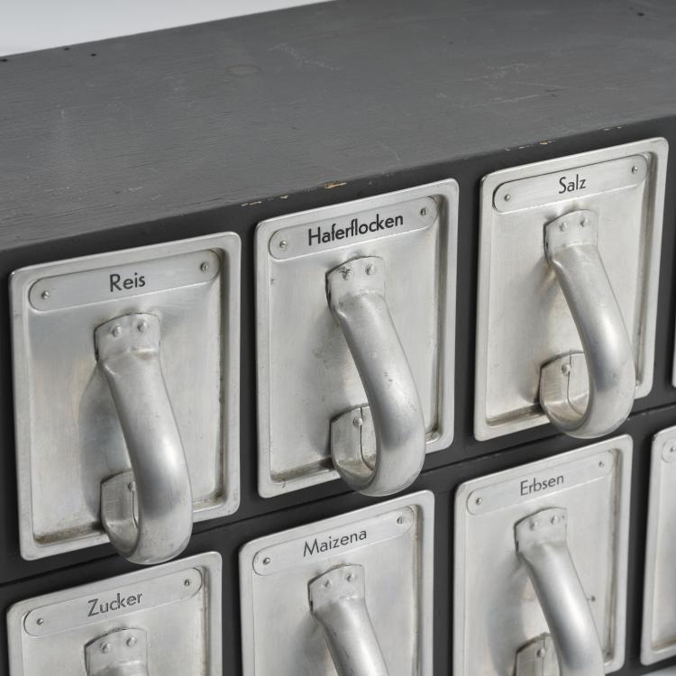 Bild 4 zu Objekt, Two small kitchen wall boards with drawers, c. 1926, Margarete Sch&uuml;tte-Lihotzky (in the style of), Haarer, Hanau, 155B 265