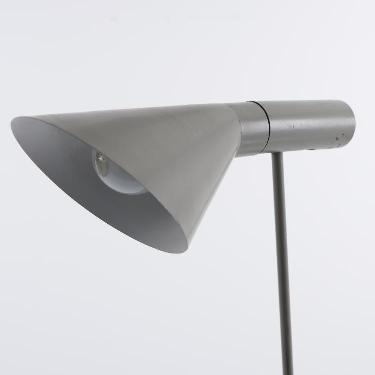 Bild 5 zu Objekt, Zwei Stehleuchten und zwei Wandleuchten 'AJ', 1957, Arne Jacobsen, Poulsen, Louis, Kopenhagen, 155B 463