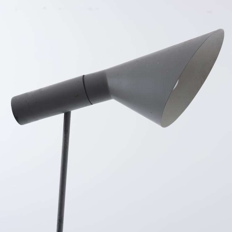 Bild 7 zu Objekt, Zwei Stehleuchten und zwei Wandleuchten 'AJ', 1957, Arne Jacobsen, Poulsen, Louis, Kopenhagen, 155B 463