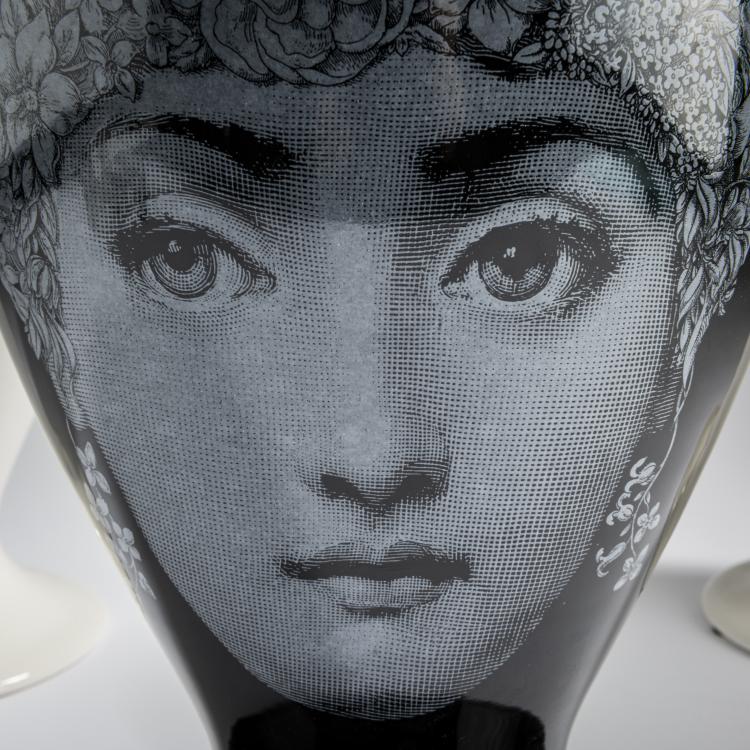 Bild 2 zu Objekt, Drei Deckelvasen 'Tema E Variazioni', 2000er Jahre, Barnaba Fornasetti,Piero Fornasetti, Bitossi, Montelupo, 155A 224