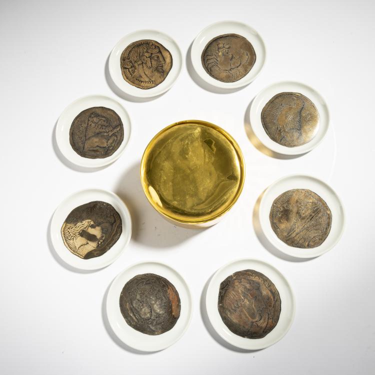 Bild 1 zu Objekt, Eight 'Monete Romane' coasters, 1960/70s, Piero Fornasetti, Fornasetti, Mailand, 155A 209