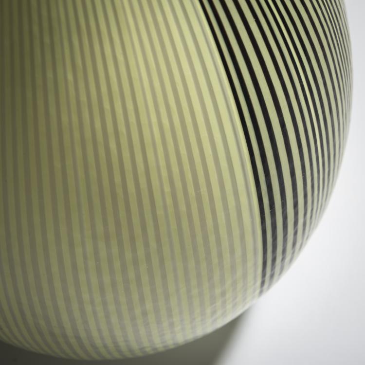 Bild 4 zu Objekt, 'Tessuto bicolore' vase, c. 1940, Carlo Scarpa, Venini & C., Murano, 155C 773